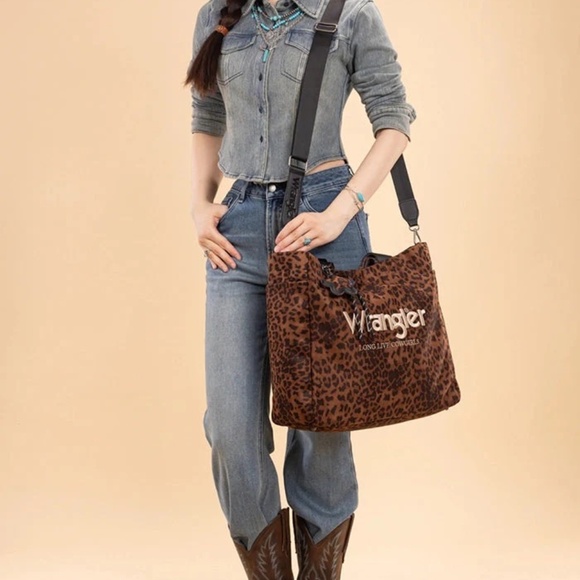 Wrangler Leopard Print Large Tote/Crossbody Brown - Picture 2 of 9